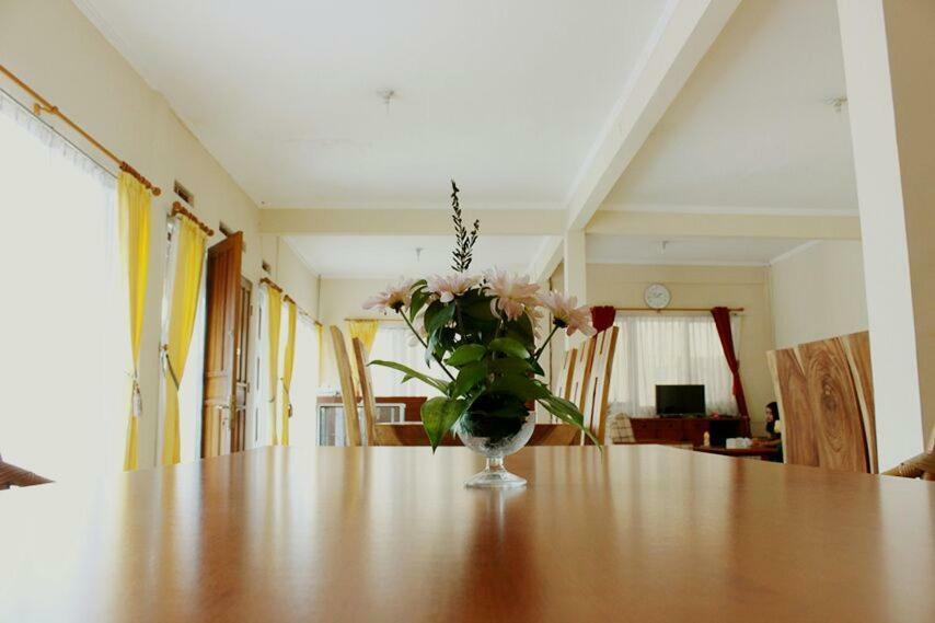 Amerta Giri Guest House Wonosobo Luaran gambar